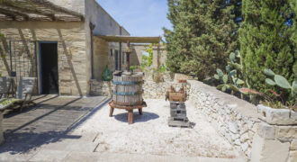 Autentica Masseria in Puglia, chiavi in mano