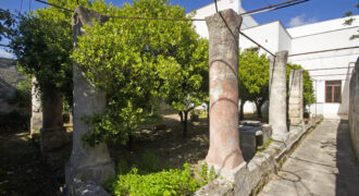 Palazzo storico con giardino e terrazzo panoramico nel cuore di Guagnano