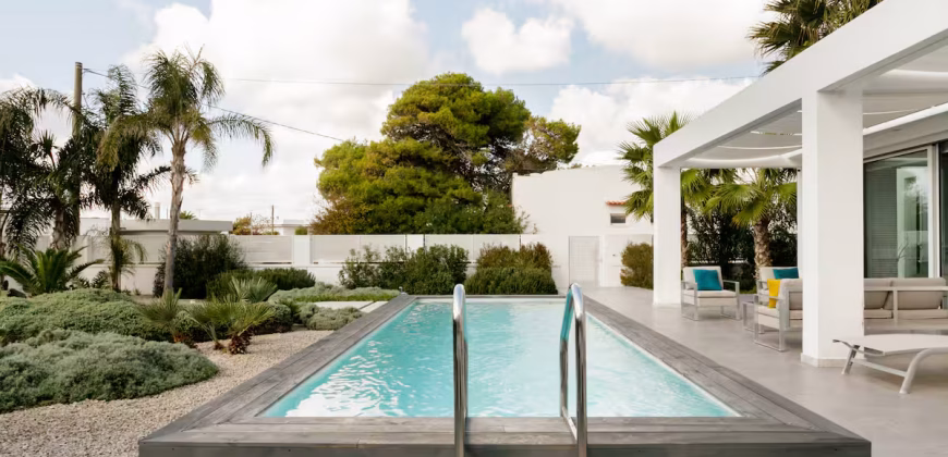 Elegante Villa con Piscina a pochi passi dal mare di Porto Cesareo