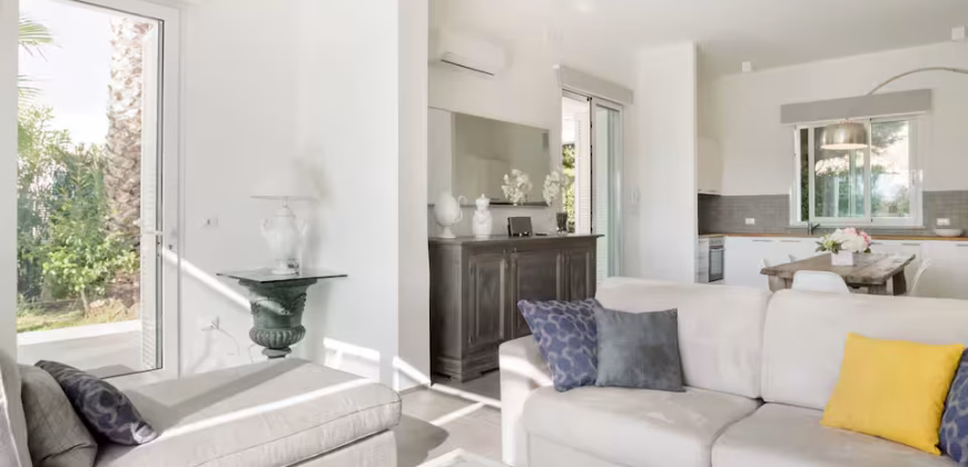 Elegante Villa con Piscina a pochi passi dal mare di Porto Cesareo