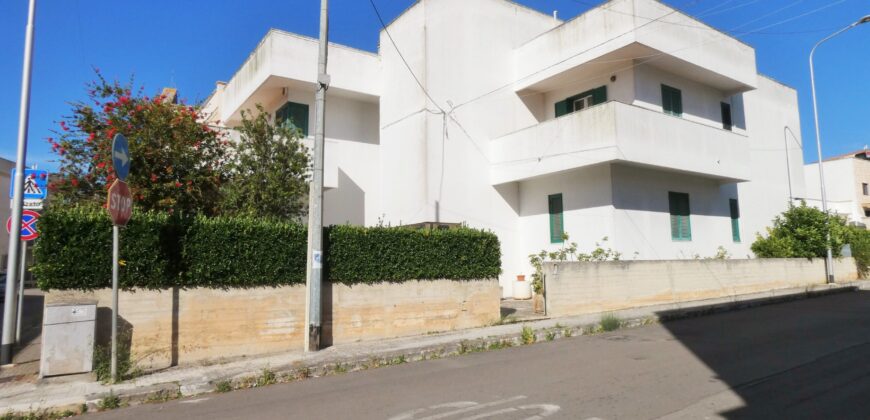 San Cesario di Lecce – Ampia abitazione indipendente con giardino e box auto