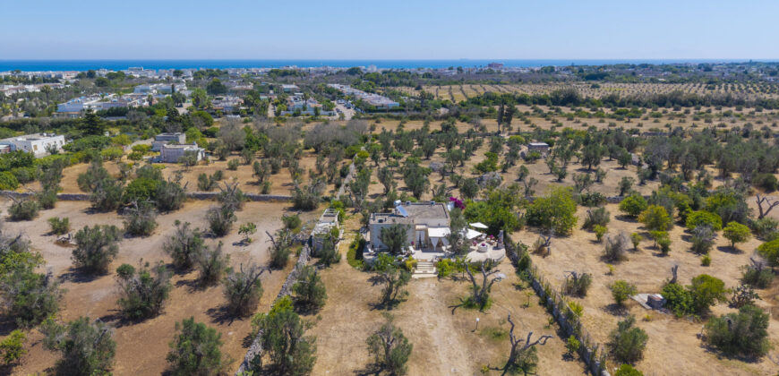 Villetta con ampio giardino a soli 1,3 km dal mare di San Foca