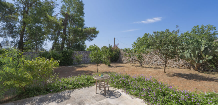 Bio Masseria del XVII secolo con piscina, un’autentica dimora storica nel cuore del Salento