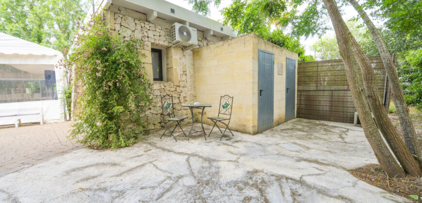 Villa con piscina immersa in un parco botanico a pochi km da Lecce