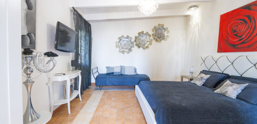 Villa con piscina immersa in un parco botanico a pochi km da Lecce